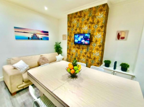 Lovely 4 bedroom home in Anfield - near Stadium, City Centre, sleeps 18
